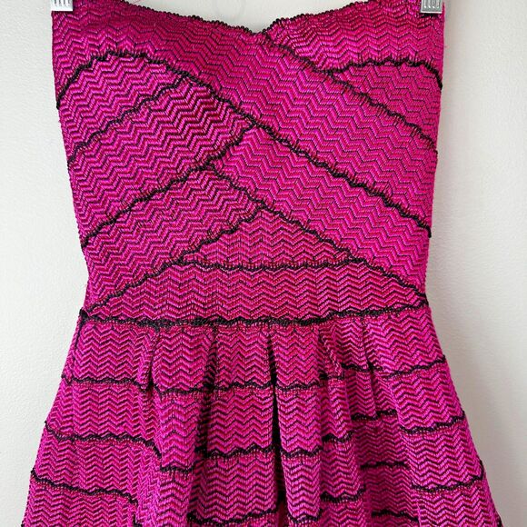 WOW Couture World of Women Fit & Flare Strapless Hot Pink Dress Womens Small - Picture 4 of 7